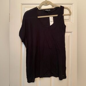 NWT Volcom size XS Asymmetric black tshirt